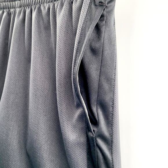 NIKE Black Swoosh Embroidered Logo Side Stripe Pockets Basketball Shorts Men's S - Picture 3 of 9